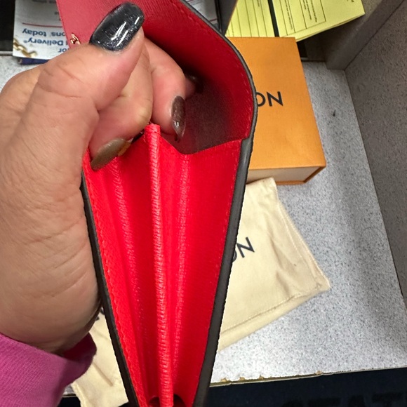 Tracking number - Picture 7 of 16